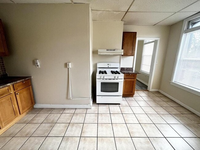 Photo - 1104 Barrett St