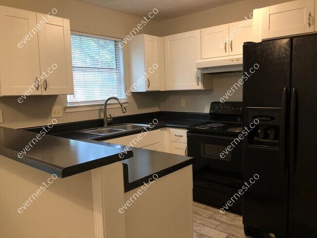 Photo - 976 Wuthering Way