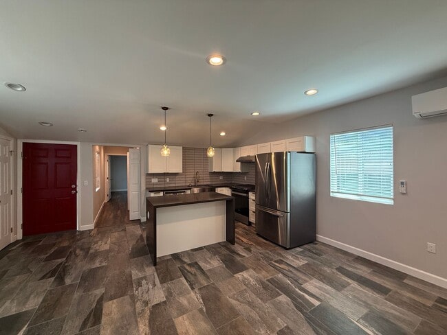 3042 Hermosa Ave