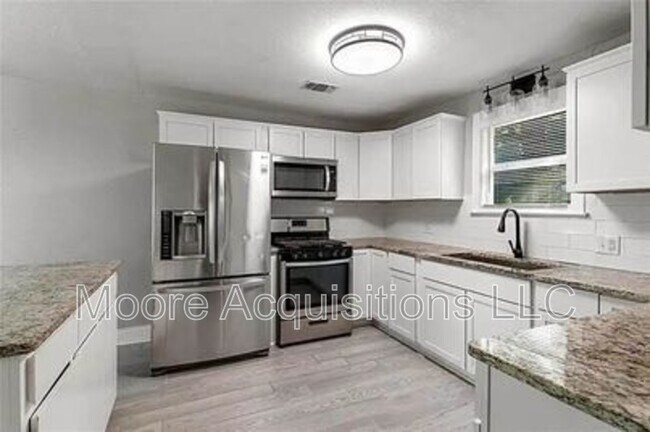 Photo - 1330 W Sears St