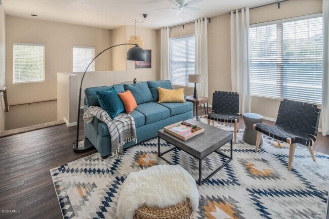 Photo - 10 W Minnezona Ave Unidad 2