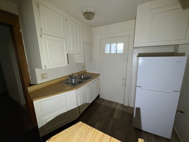 Machen St Apartments