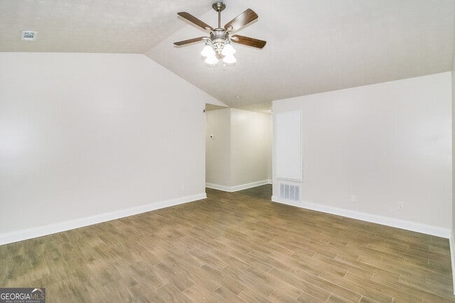 Photo - 420 Rosehill Dr