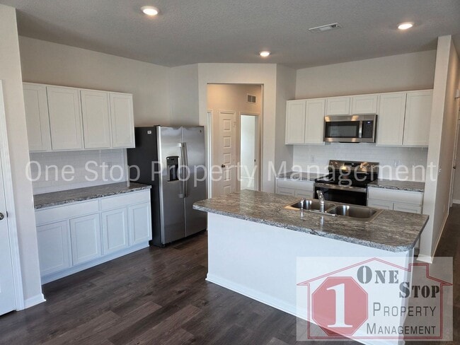 Photo - Beautiful 3 Bedroom 2 Bathroom in Blue Springs!