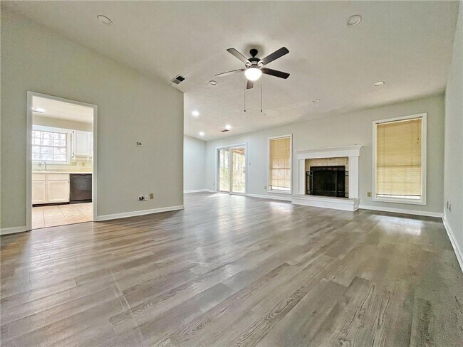 Photo - 11250 Ridge Hill Dr