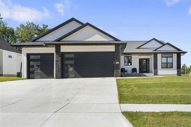 Building Photo - Brand new 4 bedroom 3 bath home in Hiawath...
