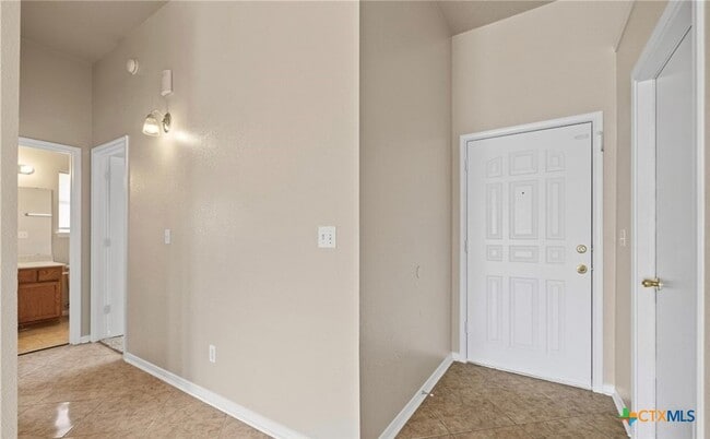 Photo - 2908 Southhill Dr