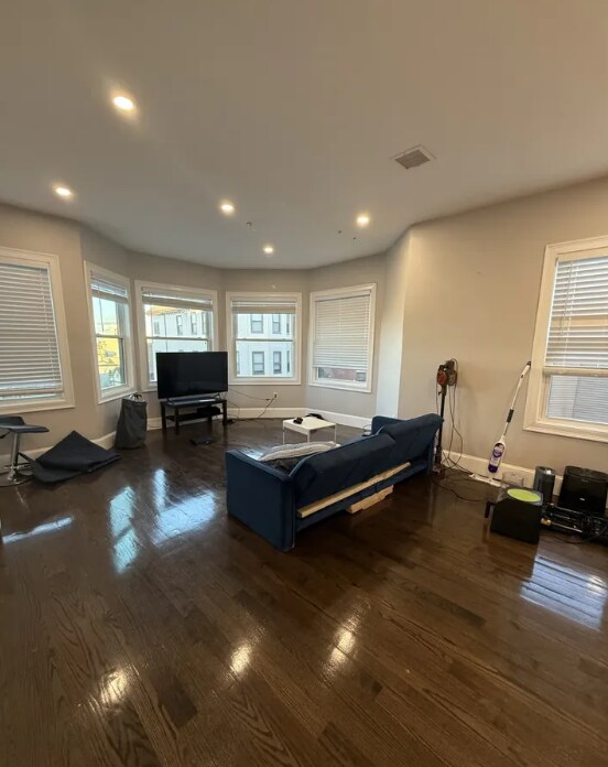 Photo - 156 Hillside St