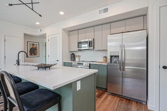 Photo - 1301 Bainbridge St Unidad 206