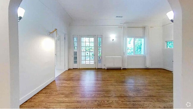 Building Photo - 14132 Hamlin St Rental