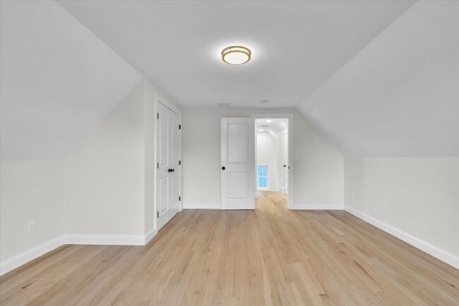 Photo - 16-18 Peckham Ave Unit 2