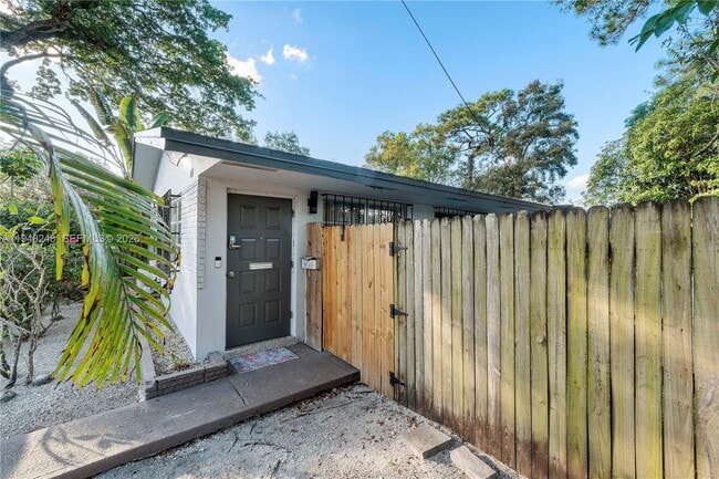 Photo - 1821 SW 11th Ct Unit Front