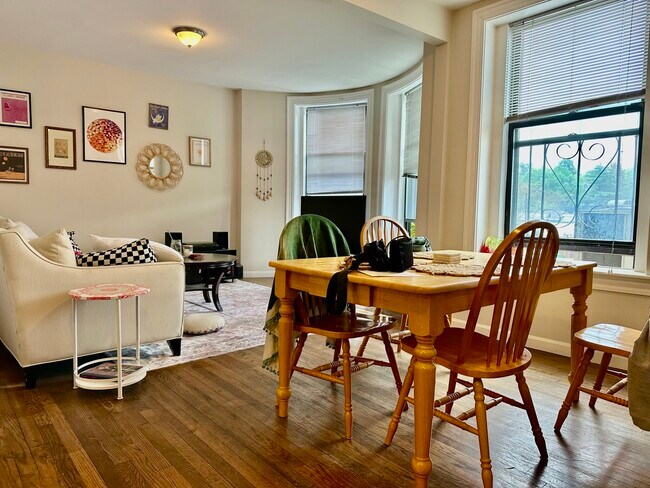 Photo - 1930 Beacon St Apartments