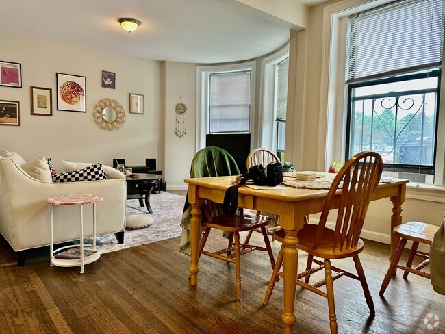 Building Photo - 1930 Beacon St Rental