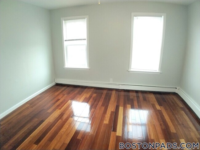 Photo - 108 Boston St Unidad 2