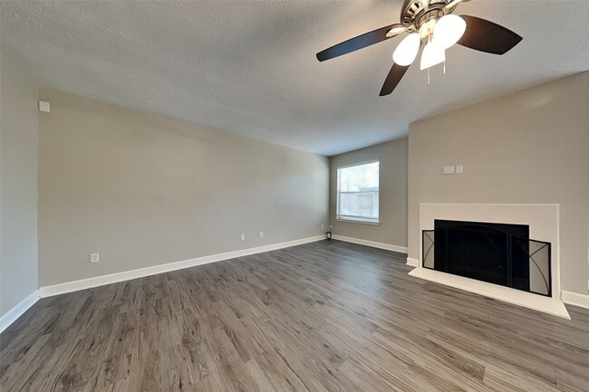 Photo - 29439 Fox River Dr