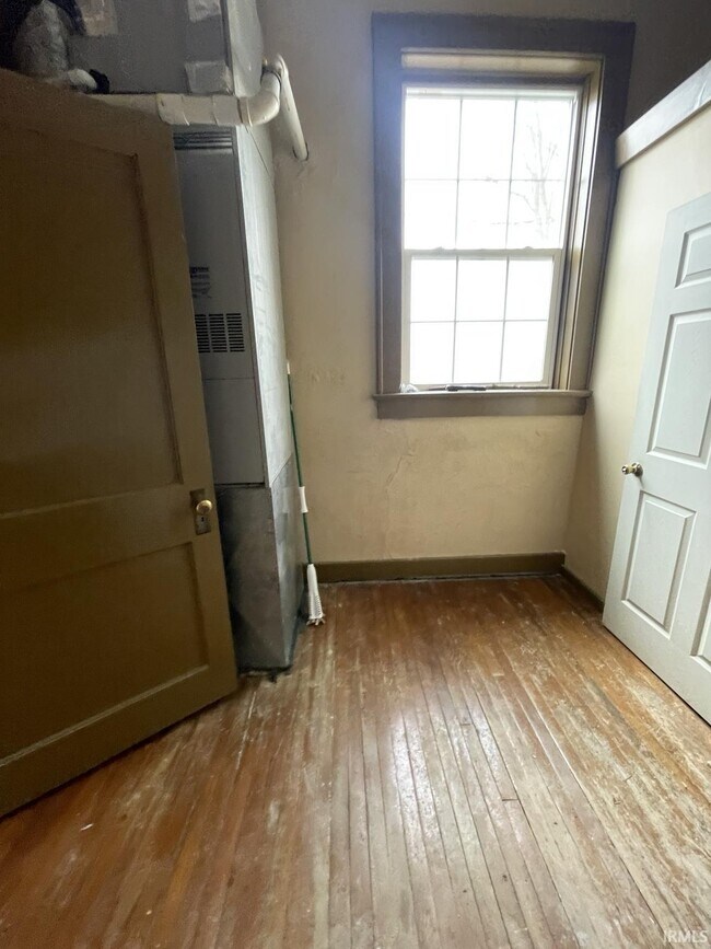 5 N Fourth St