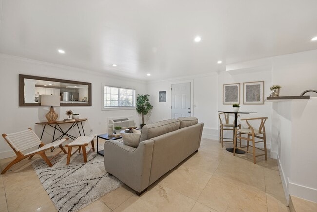Building Photo - 3254 Dos Palos Dr Rental