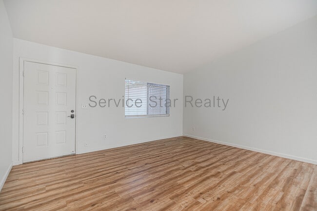 Photo - 909 W Malibu Dr