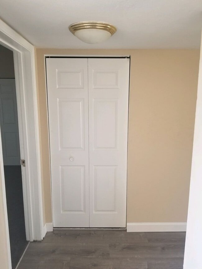 Photo - Bartow - One bedroom one bath - Upstairs Unit