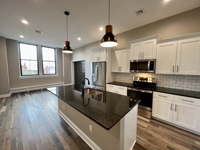 Building Photo - 409 Lackawanna Ave Unit 502