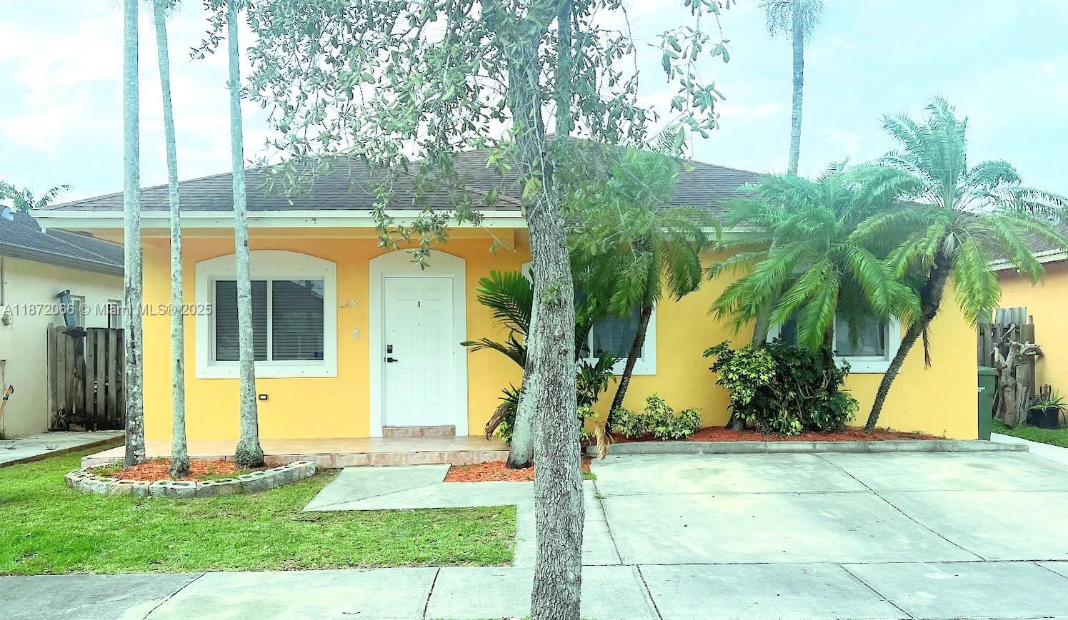 Photo - 208 SW 15th Pl Apartment Unit 2