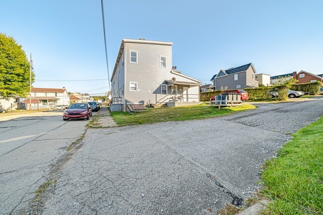 Photo - 507 Short St