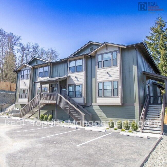 Building Photo - Charles - 300 (Olympic group - Gold) Unit B Rental
