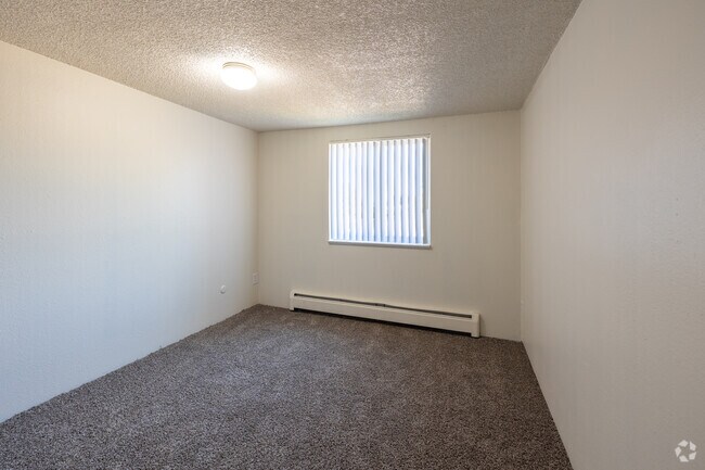 2BR, 2BA - 845SF - Secondary Bedroom