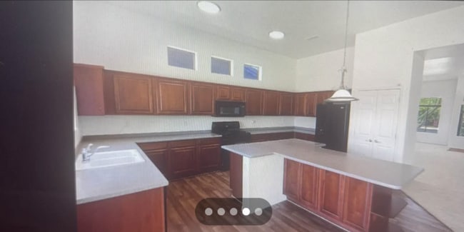 Photo - 5322 W La Salle St