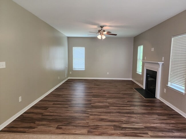 Photo - Beautiful Spacious Home in Huntington Place!