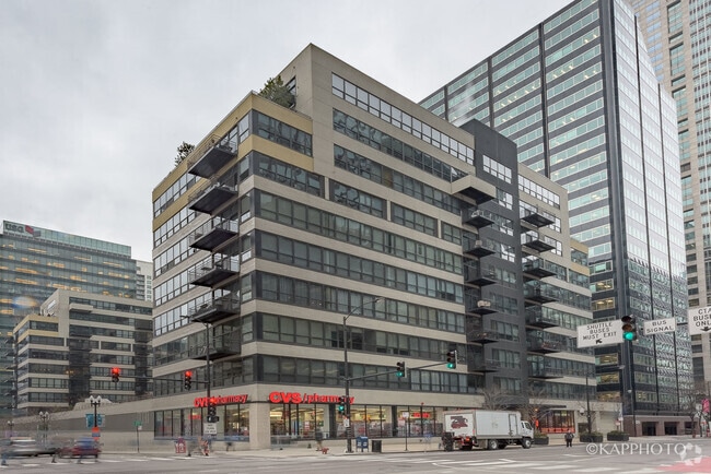 Building Photo - 130 S Canal St Unit 614 Rental