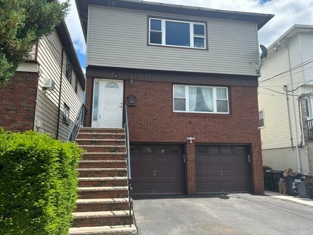 Building Photo - 56 Isabella Ave Unit 2