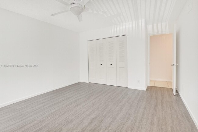 Photo - 311 W Laurel Dr Unidad 1402