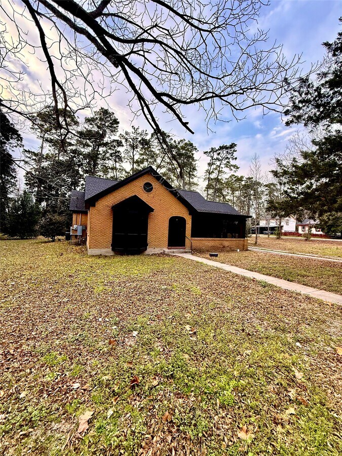 Photo - 300 Dunnam Ave