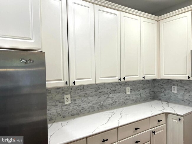 Photo - 729 N Vermont St
