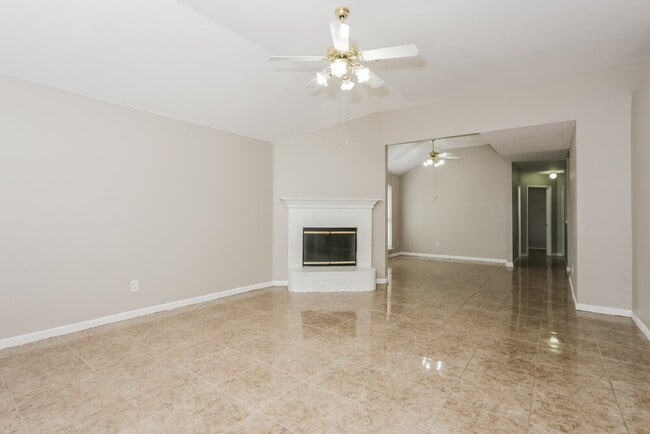 Photo - 736 W Colony Dr