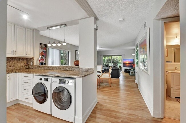 Photo - 11 Southport Ln Unit A