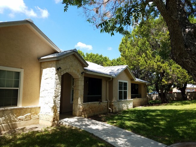 Photo - Cation on the Gaudalupe