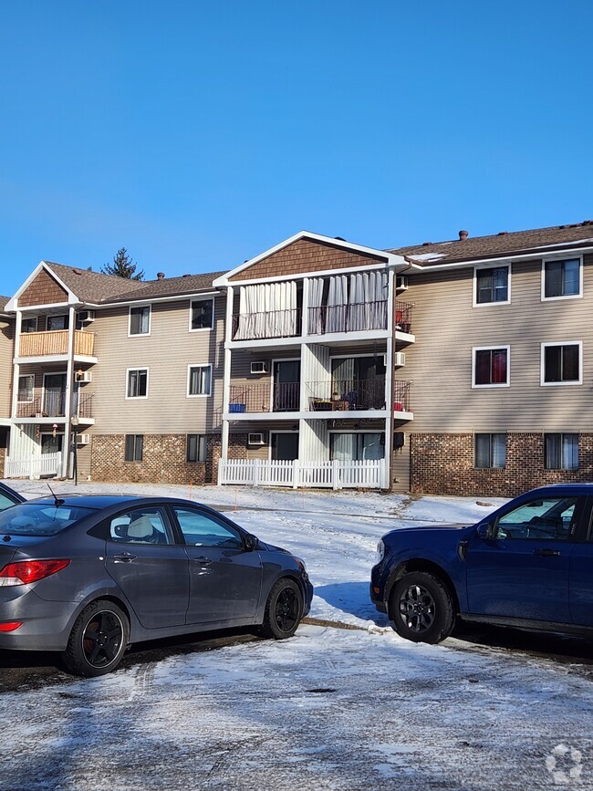 Building Photo - 14115 Pennock Ave Unit Nottingham #303 Rental