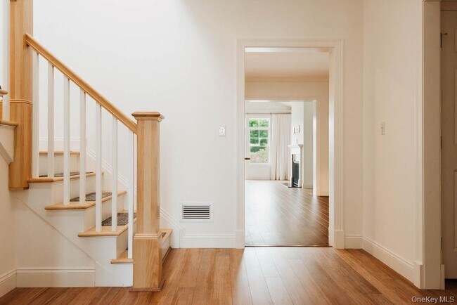 Photo - 43 Oakwood Ln