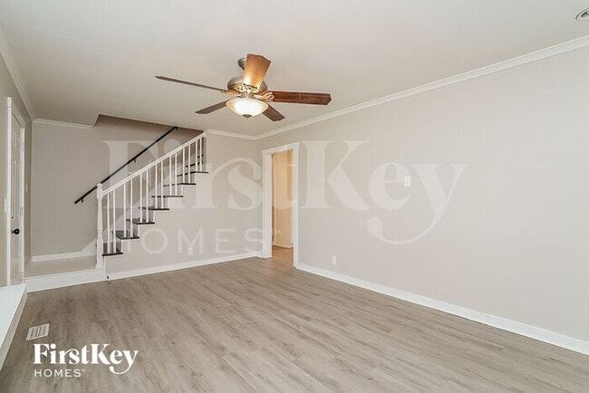 Photo - 2423 Paddock Dr