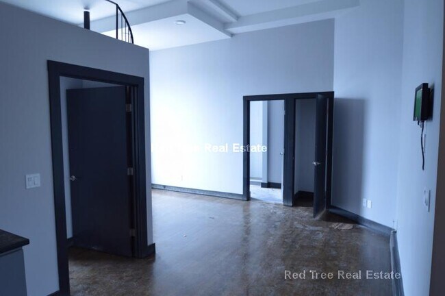 Photo - 440 Western Ave