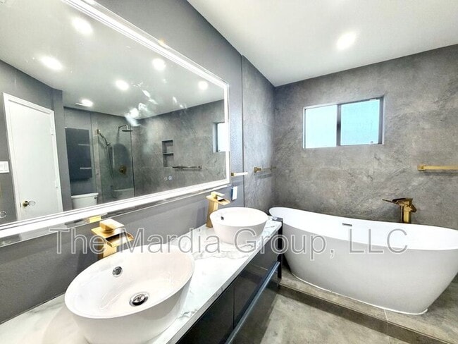 Photo - 923 Wayne Ave