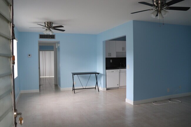 Photo - 464 Burgundy N Unit 464