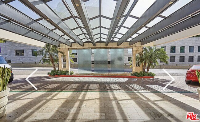 Photo - 121 S Hope St Unidad 102