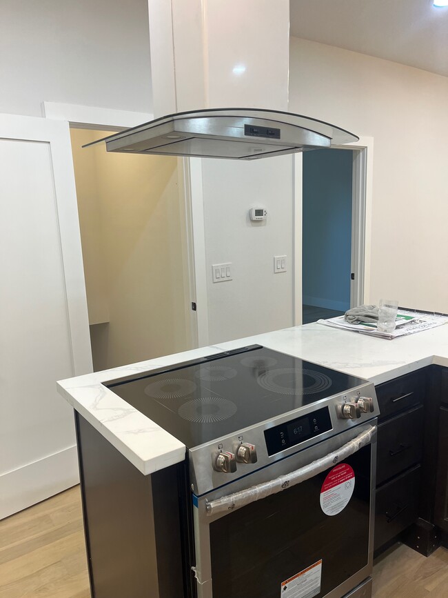 New appliances - 636 NE Prescott St