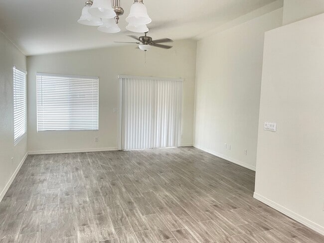 Photo - 1113 W Sparrow Dr
