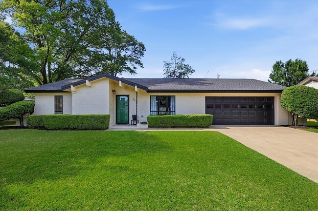 217 E Louella Dr