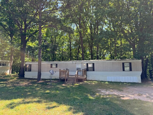 Two Bedroom Single Wide in Troutman - Two Bedroom Single Wide in Troutman Condo Unit 141 Marlo Loop